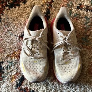 Hoka Clifton 9 pink size 8